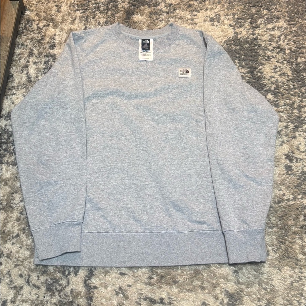 The North Face Women’s Heather Light Gray Crewneck Sweatshirt